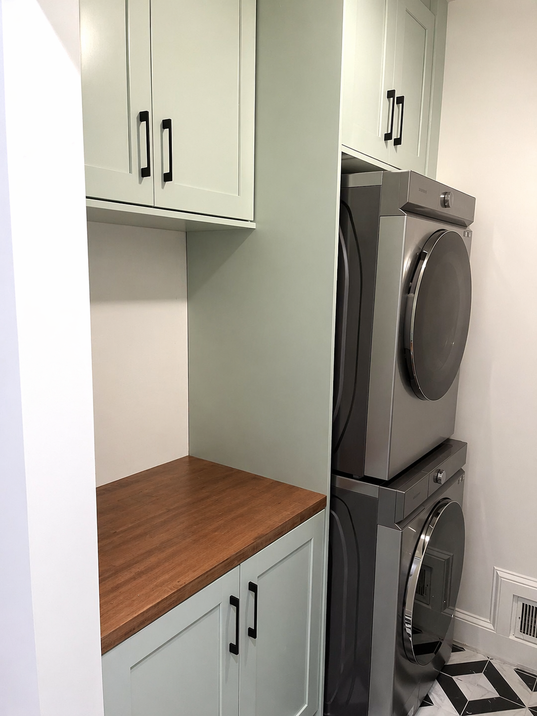 Custom laundry room cabinetry
